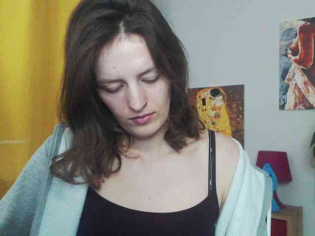 NadineGold webcam