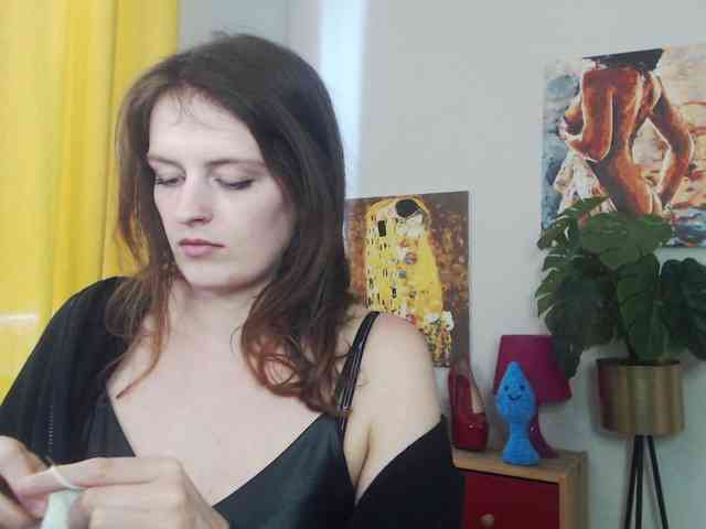 NadineGold webcam