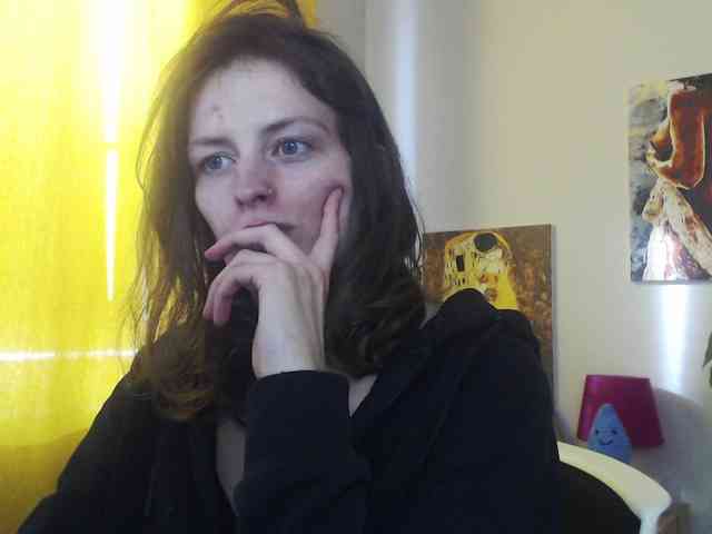 NadineGold webcam