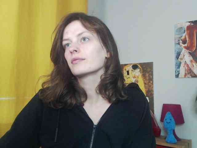 NadineGold webcam