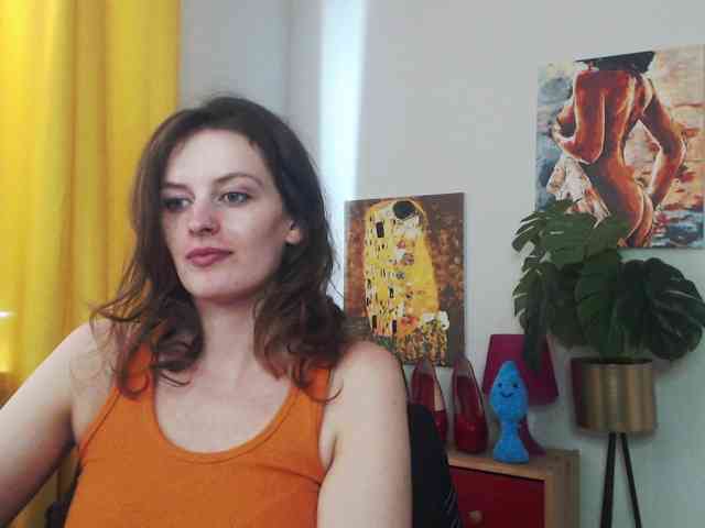 NadineGold webcam