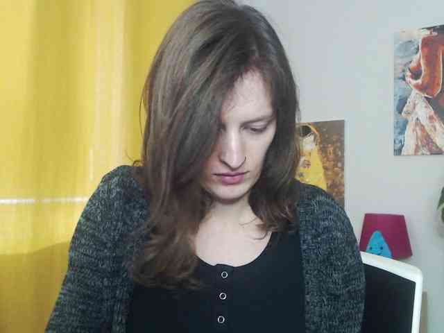 NadineGold webcam