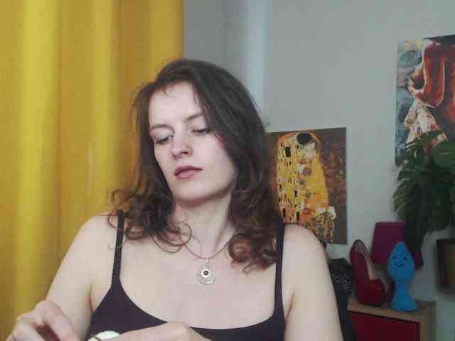 NadineGold webcam