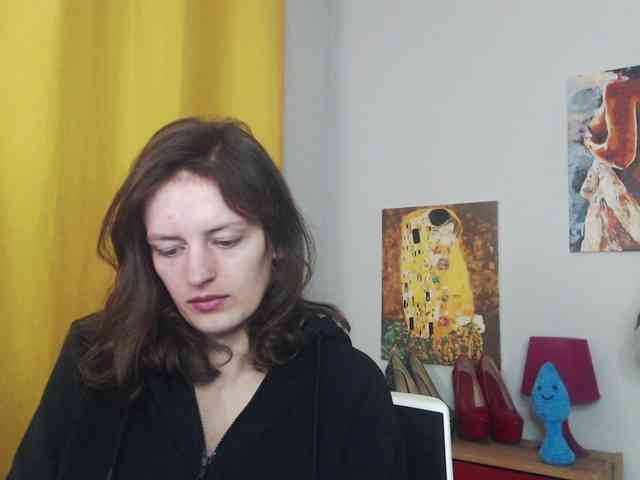 NadineGold webcam