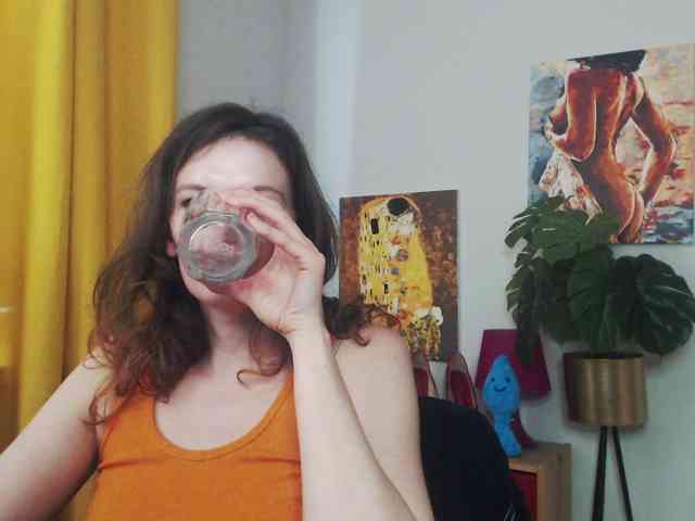 NadineGold webcam