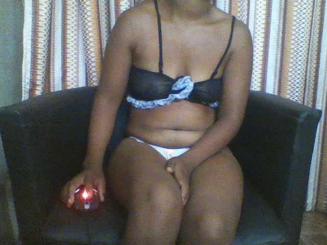 Undiee1 webcam bongacams model stream image