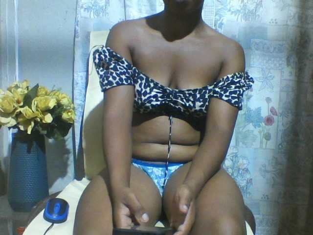 Undiee1 webcam bongacams model stream image