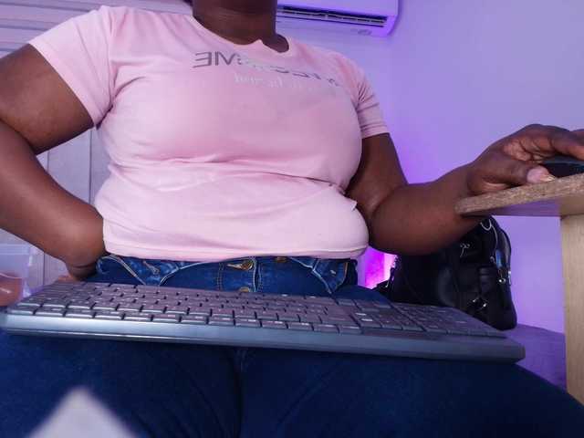 ssusy-ebony's BongaCams show and profile