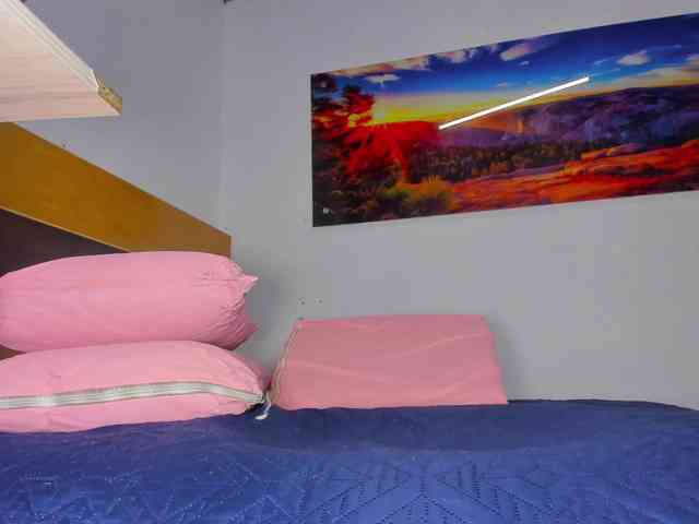 ssusy-ebony webcam