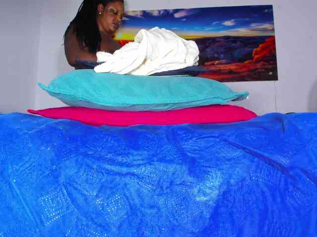 ssusy-ebony webcam