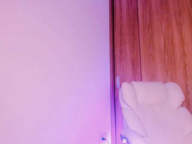 kiwi-----'s BongaCams show and profile