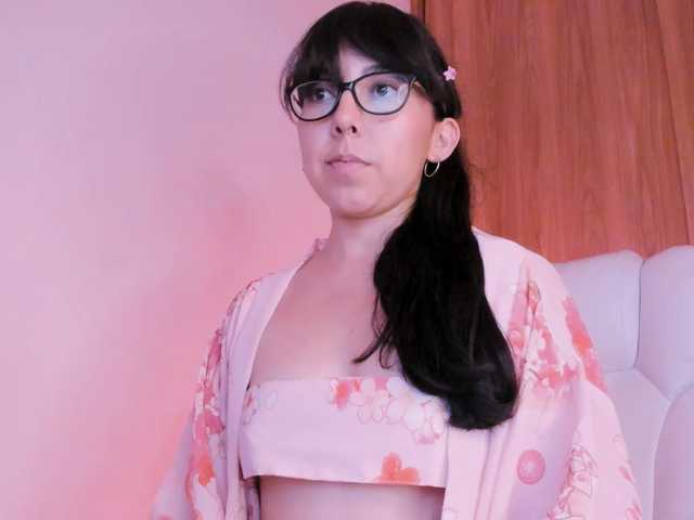 kiwi-----'s BongaCams show and profile