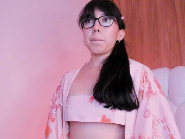 kiwi-----'s BongaCams show and profile