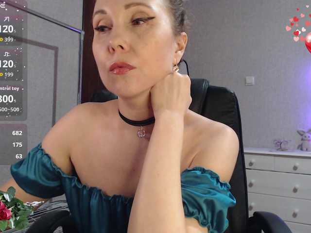 RussellTara's BongaCams show and profile