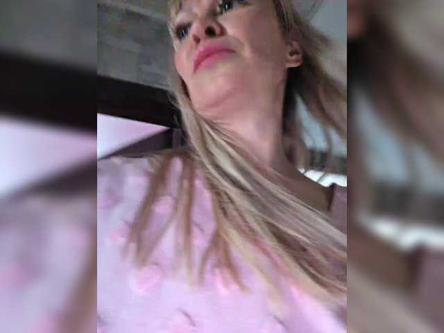 TerriRose's BongaCams show and profile