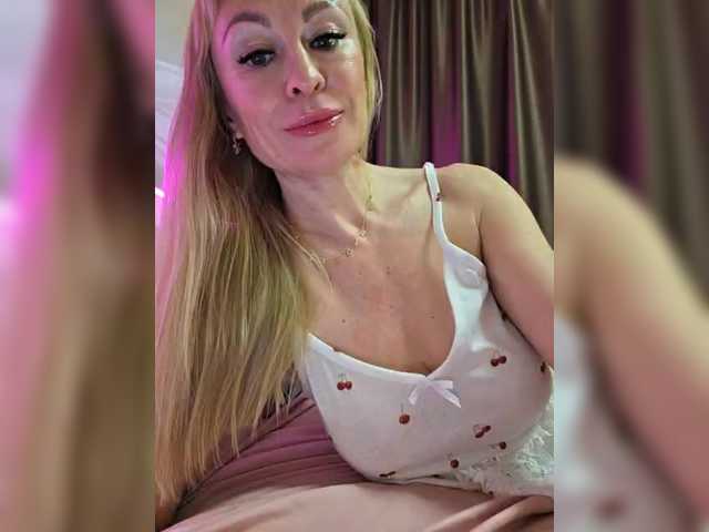 TerriRose's BongaCams show and profile