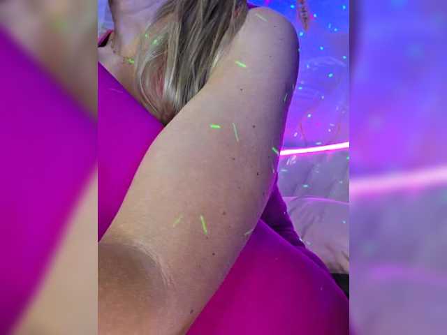 TerriRose's BongaCams show and profile