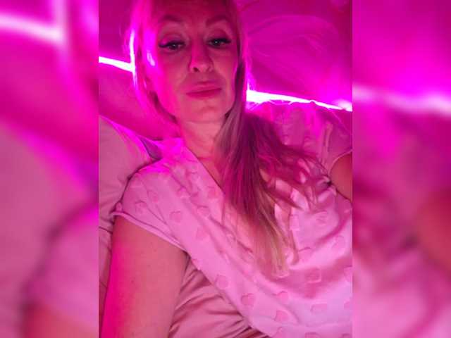 TerriRose's BongaCams show and profile