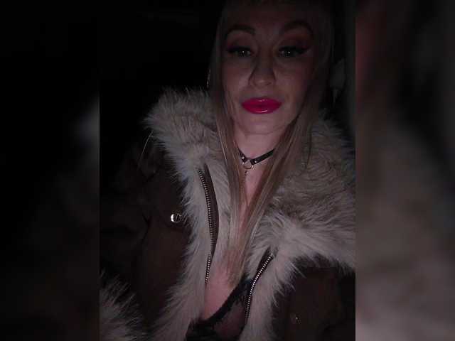 TerriRose's BongaCams show and profile