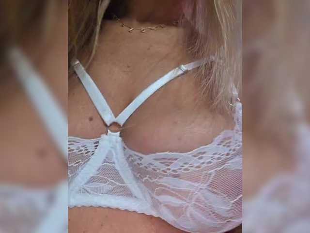 TerriRose's BongaCams show and profile