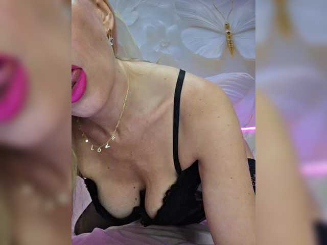 TerriRose's BongaCams show and profile