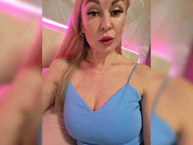 TerriRose's BongaCams show and profile