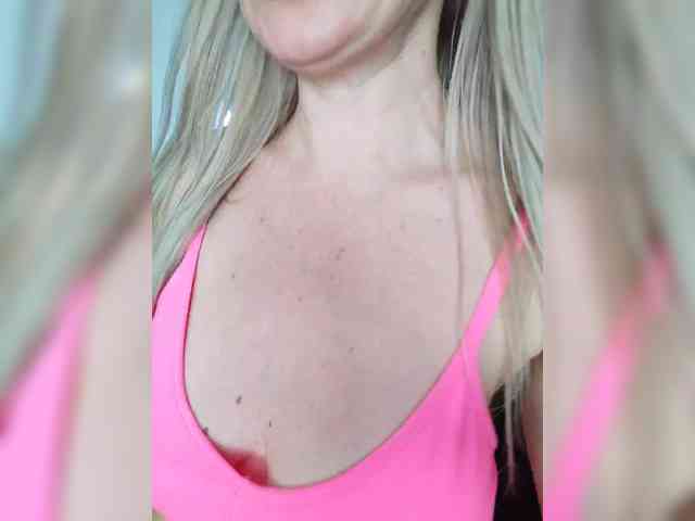 Blondi_Love webcam
