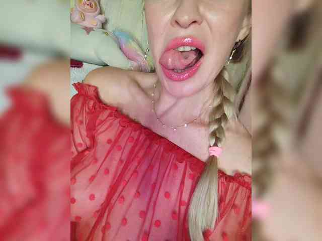 Blondi_Love webcam