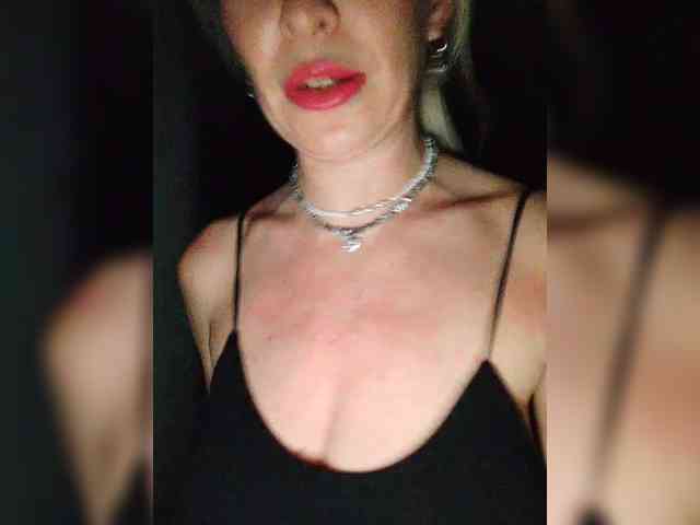Blondi_Love webcam