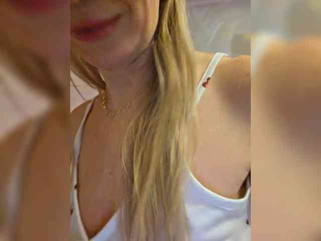 Love-blondi webcam