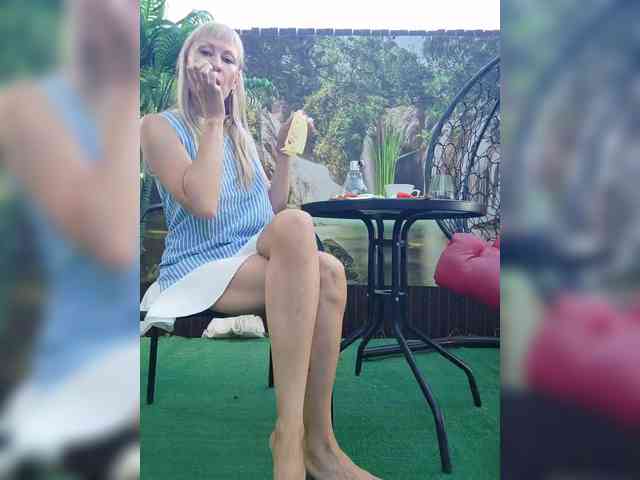 Blondi_Love webcam