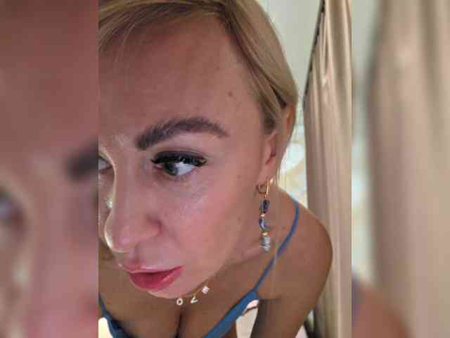 Blondi_Love webcam