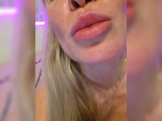Love-blondi webcam