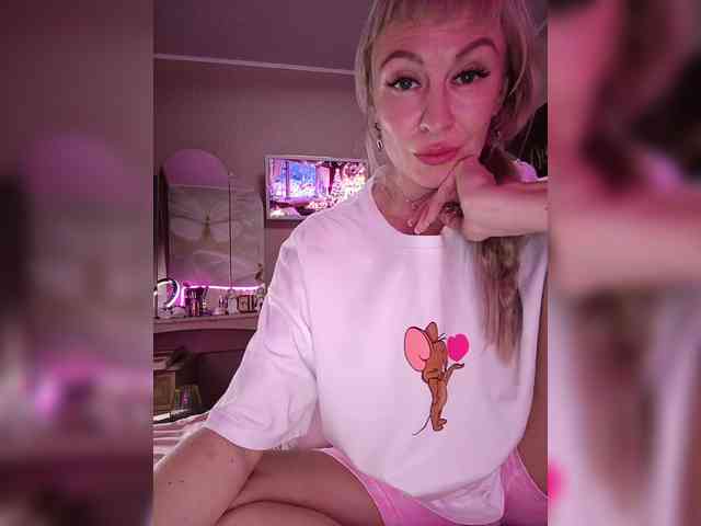 Blondi_Love webcam