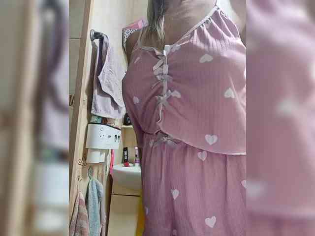 Blondi_Love webcam