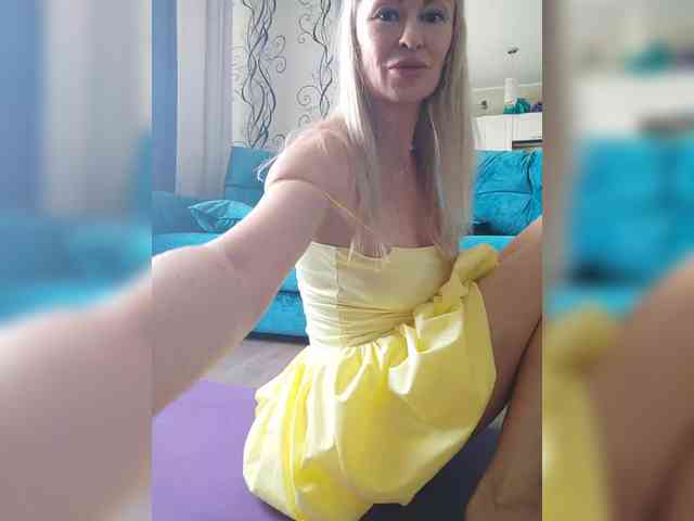 Blondi_Love webcam