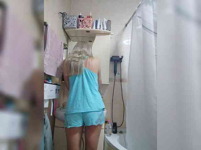 Blondi_Love webcam