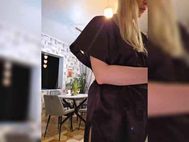 Blondi_Love webcam