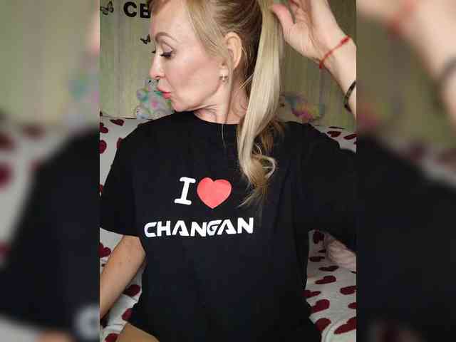 Blondi_Love webcam