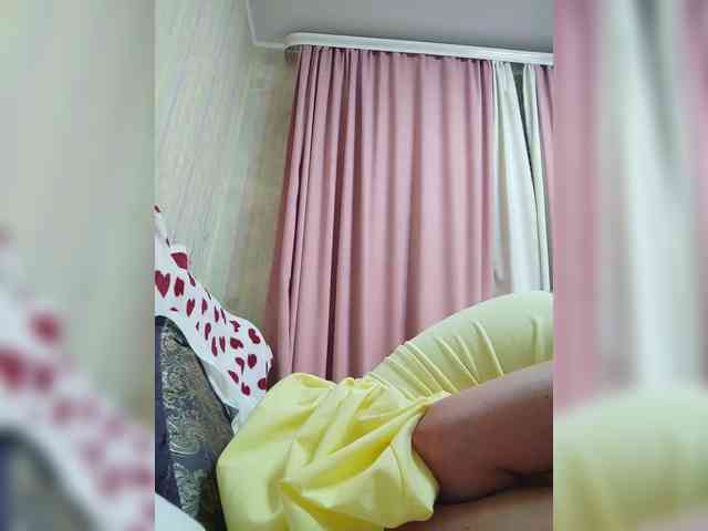 Blondi_Love webcam