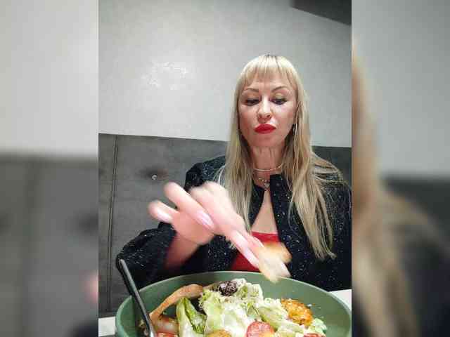 Blondi_Love webcam