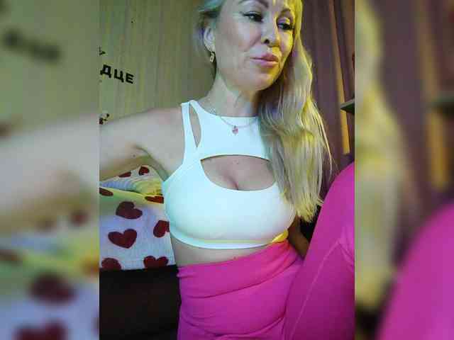 Blondi_Love webcam
