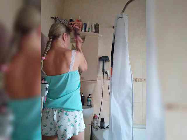 Blondi_Love webcam