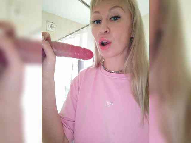 Blondi_Love webcam