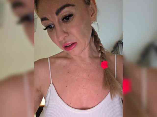 Blondi_Love webcam