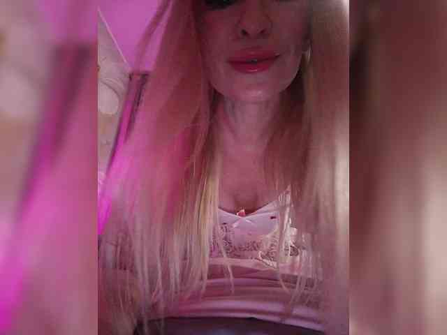Love-blondi webcam