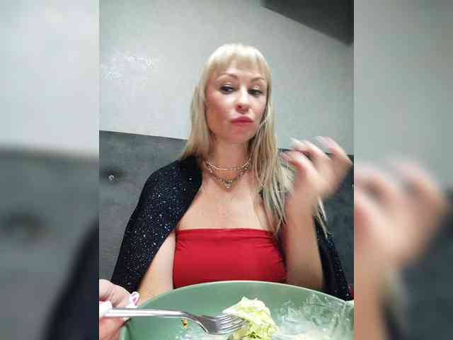 Blondi_Love webcam