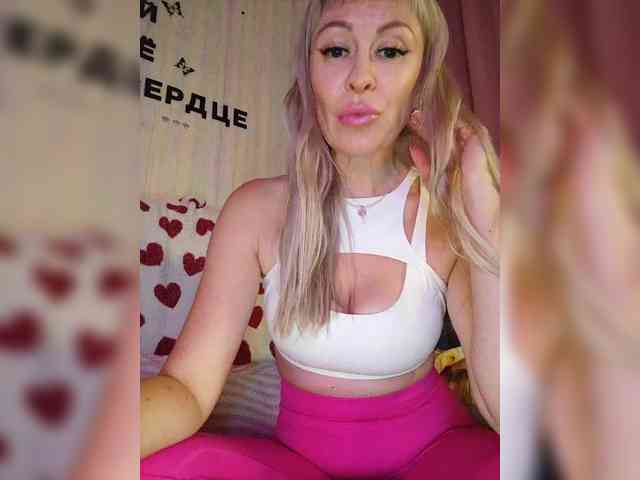 Blondi_Love webcam