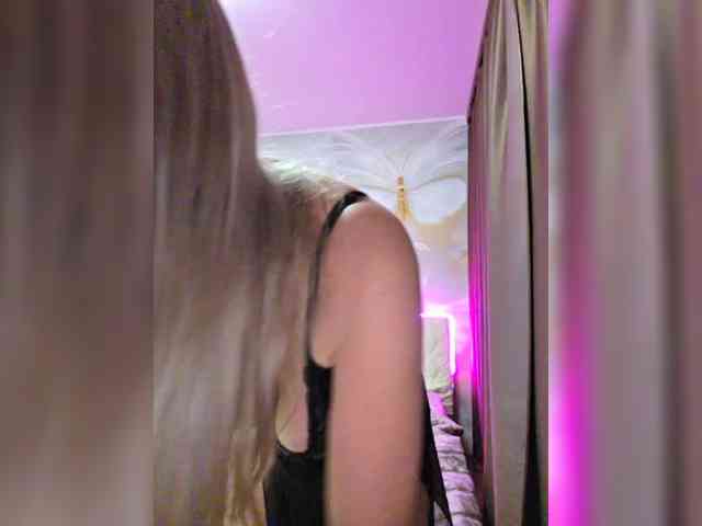 Love-blondi webcam