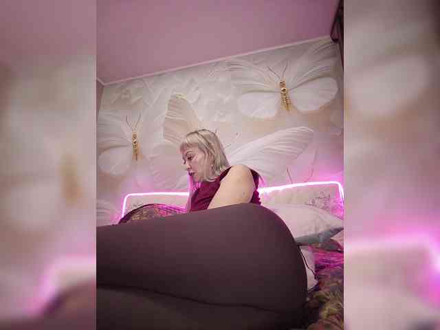 Blondi_Love webcam